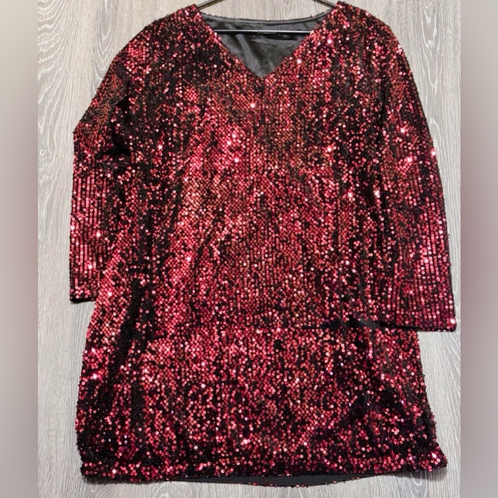 Maroon sequin lined v-neck short size 18 dress